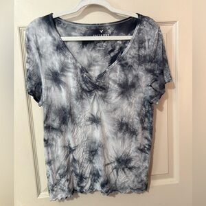 American Eagle Outfitters Black and Gray Tie-Dye V-Neck Tee